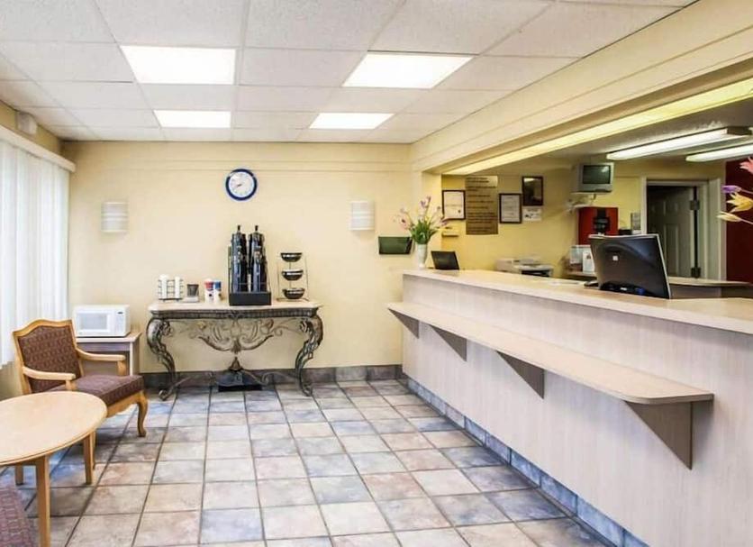 Front desk Photo