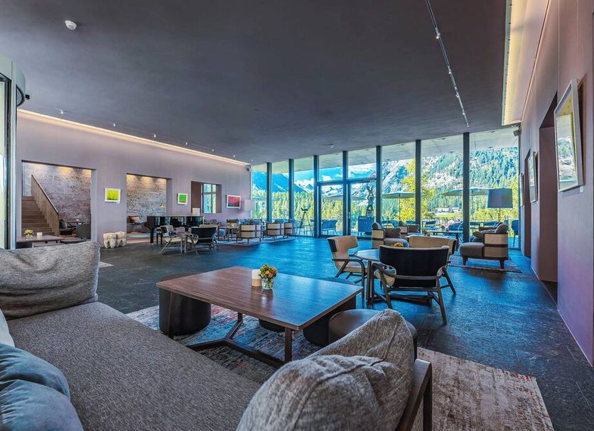 Lounge Photo