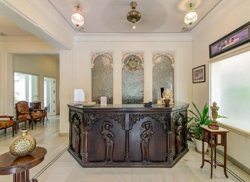 Front desk Photo