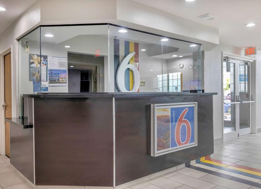 Front desk Photo