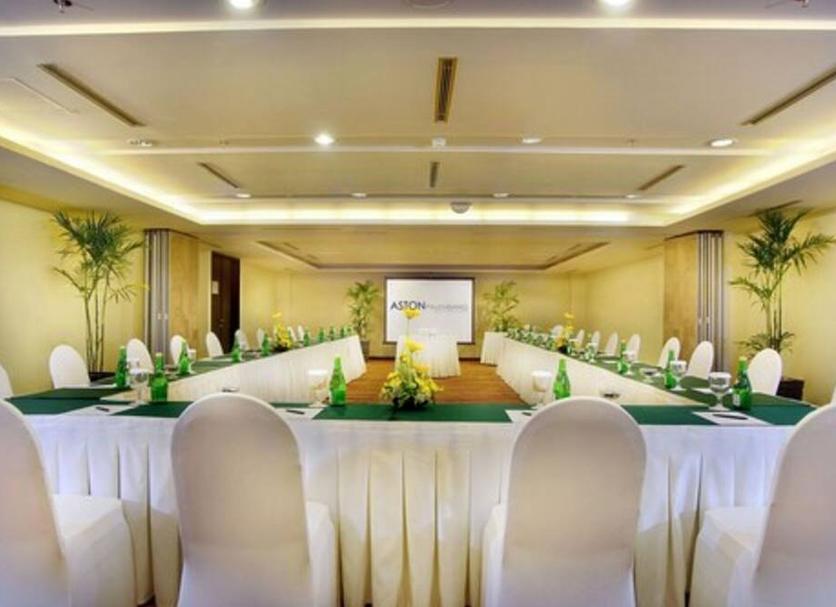 Banquet hall Photo
