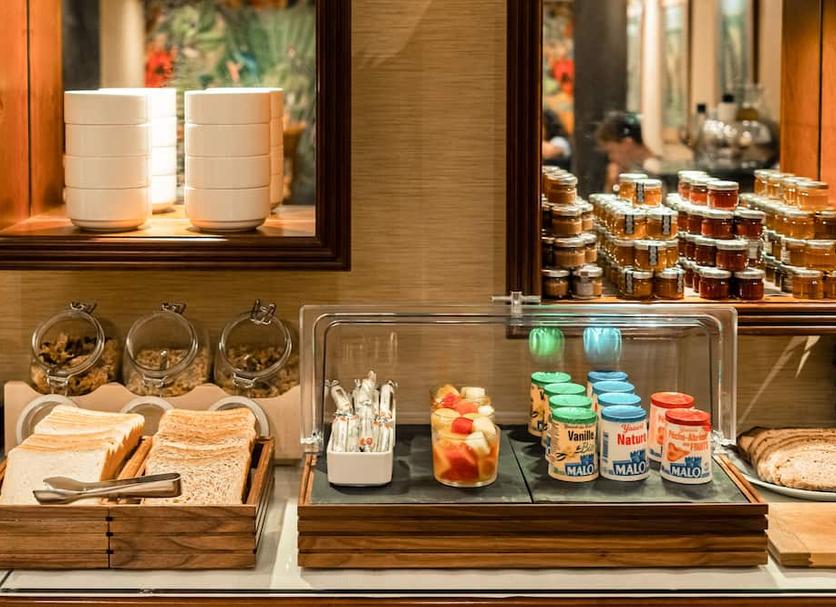 Buffet Photo