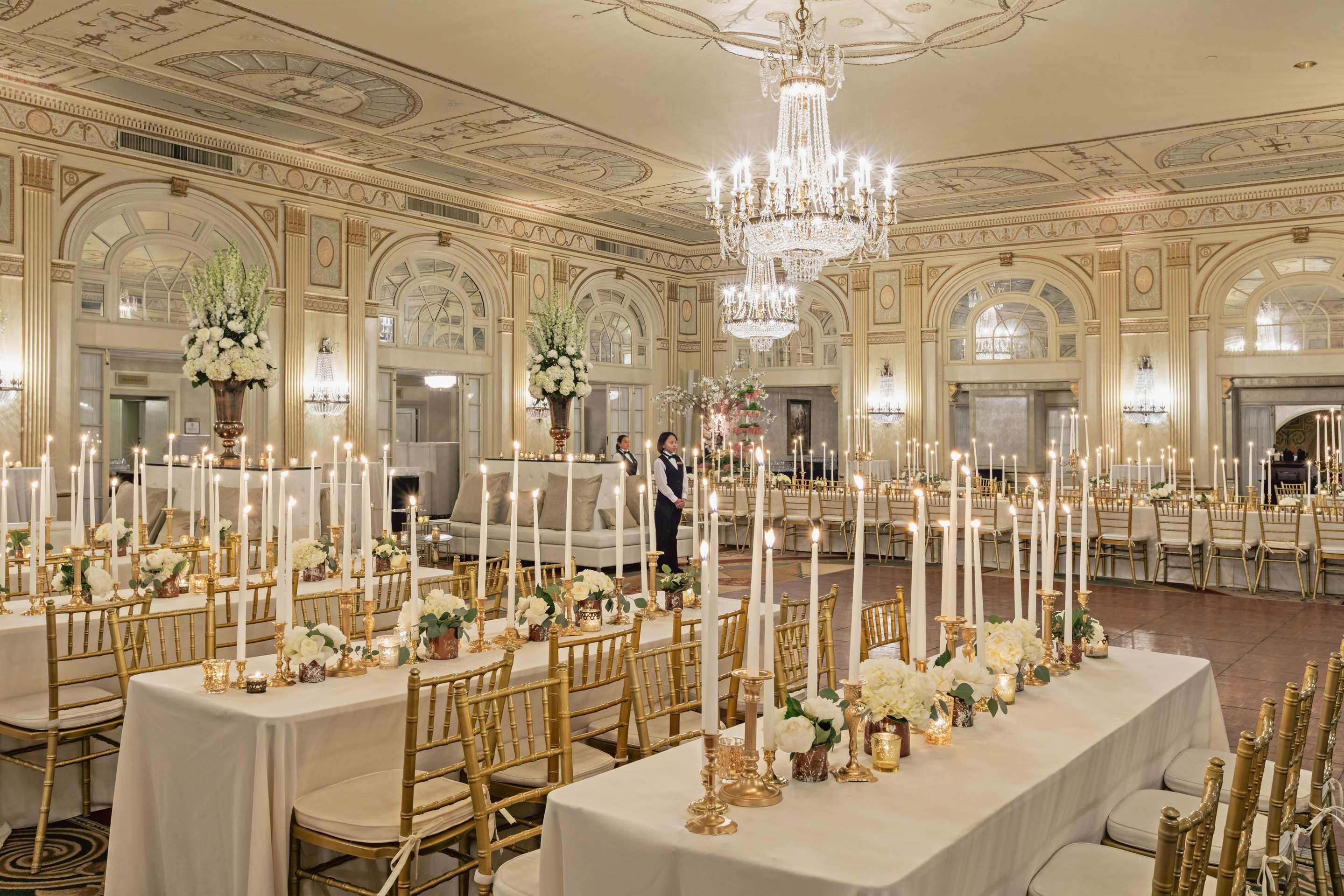 Banquet hall Photo