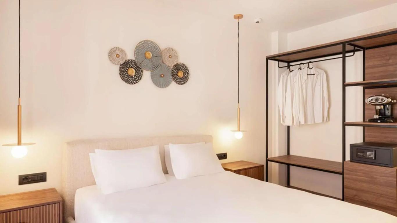 Aeolis Hotel