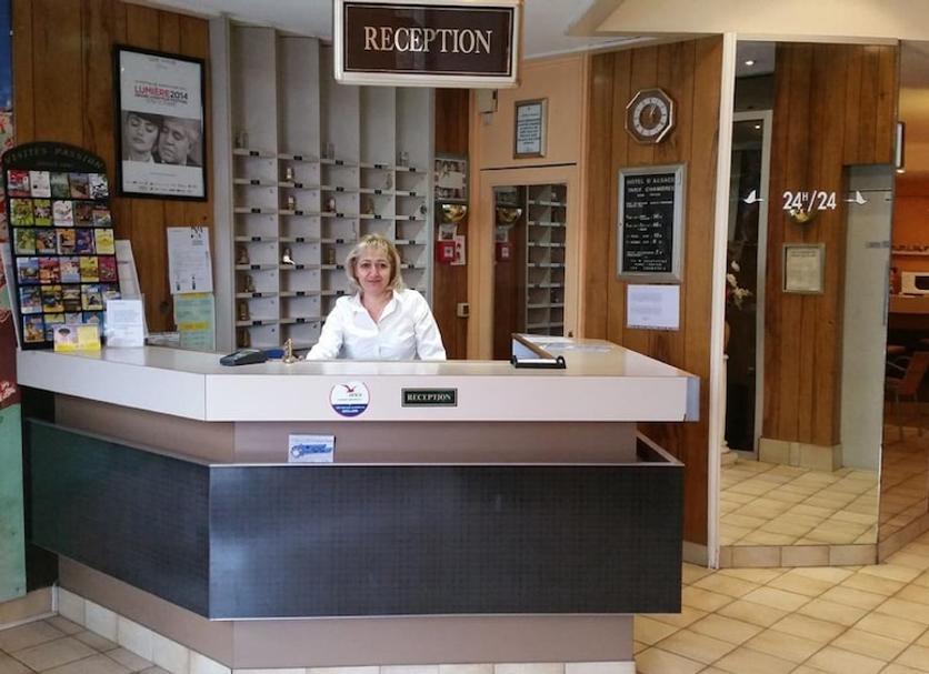 Front desk Photo
