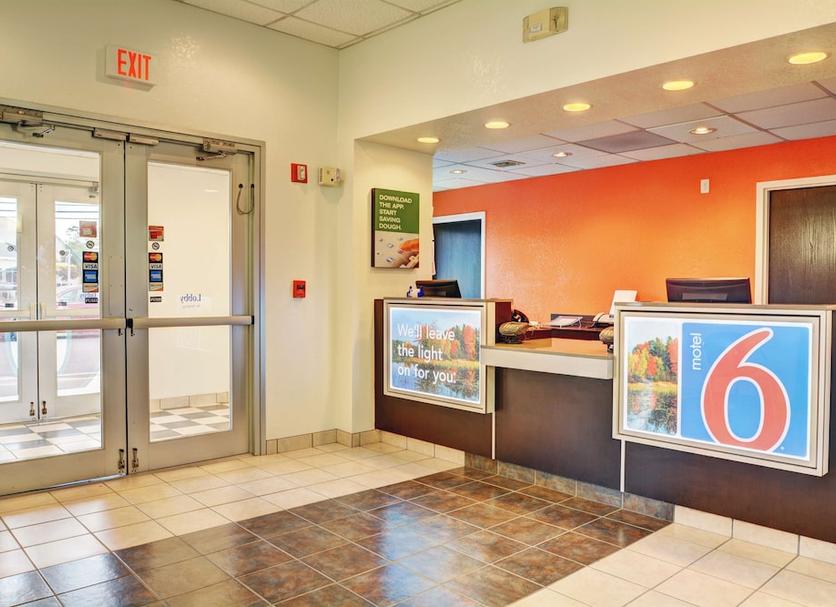 Front desk Photo