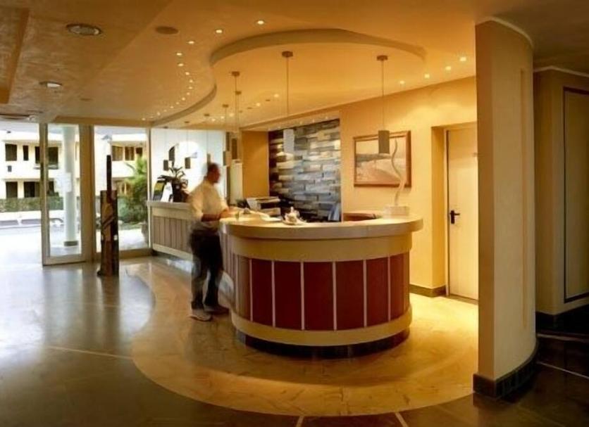 Front desk Photo