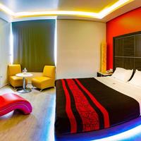 Plutarco Suites