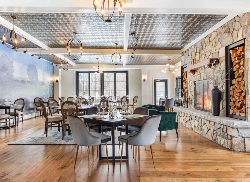 Restaurant Photo