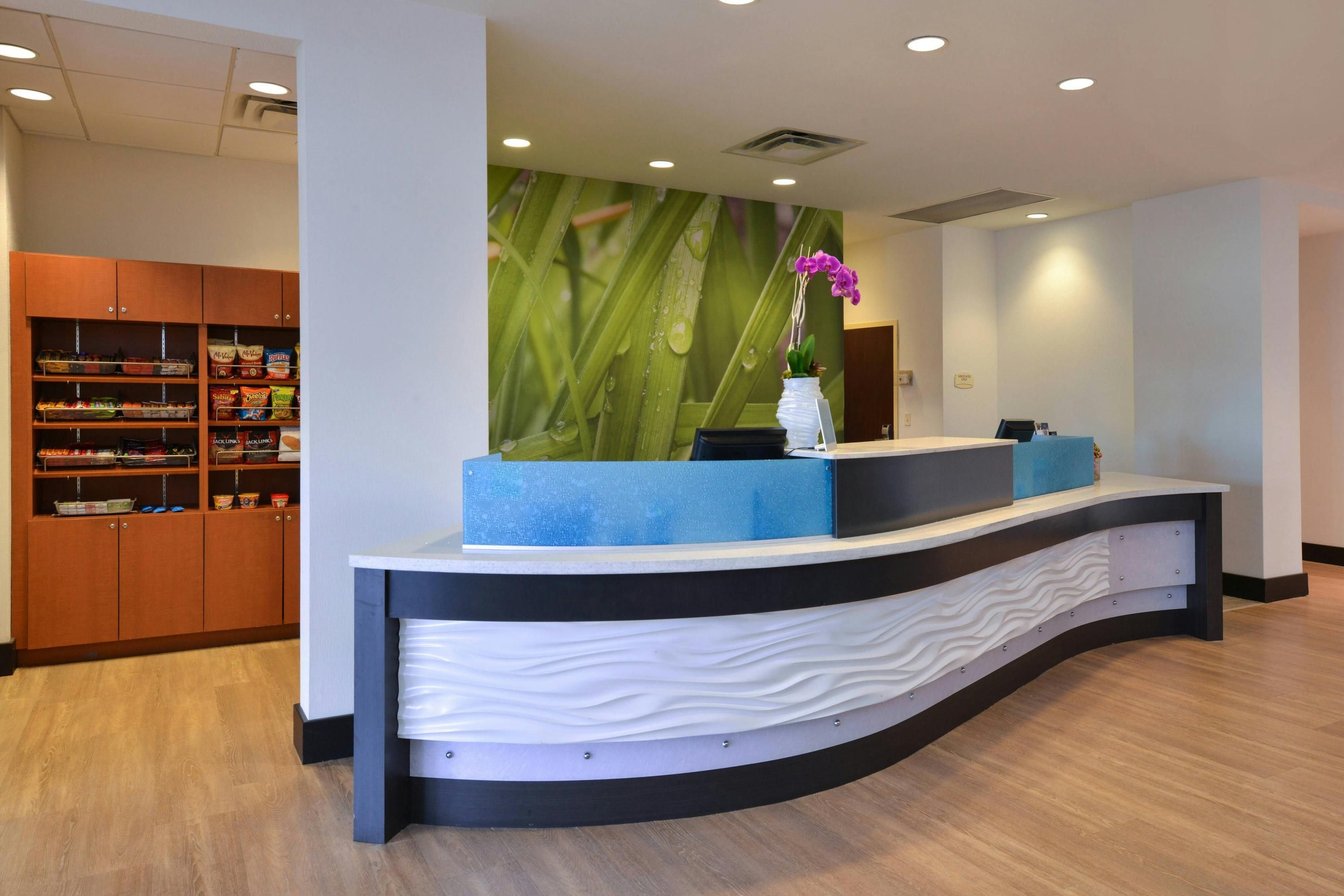 Front desk Photo