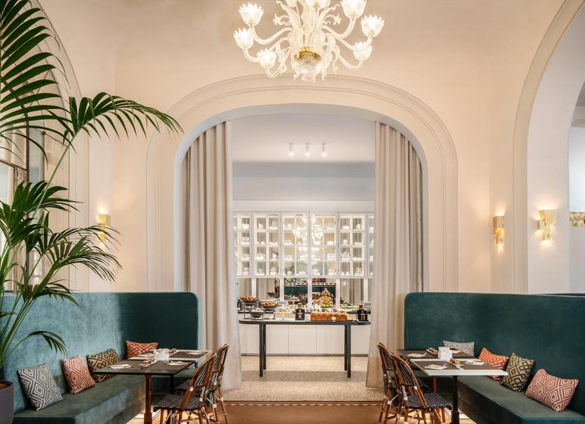 Restaurant Photo