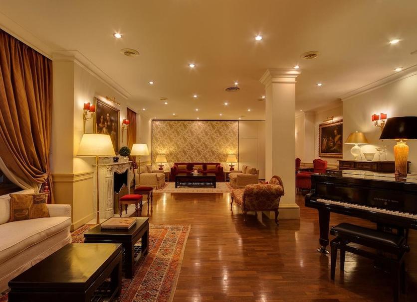 Lounge Photo