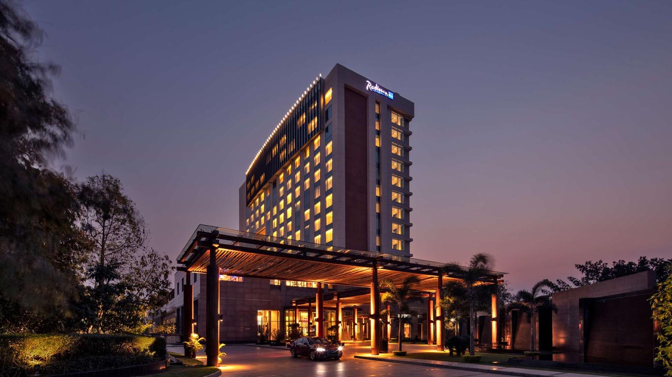 Radisson Blu Hotel Guwahati from ₹ 3,698. Guwahati Hotel Deals & Reviews - KAYAK