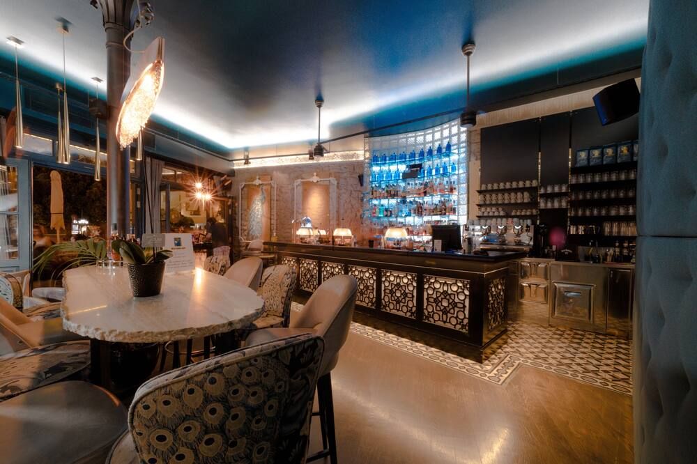 Bar Photo