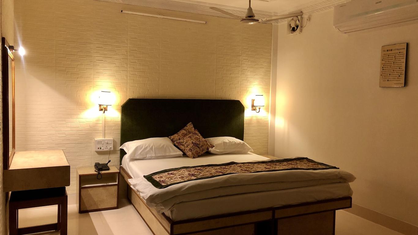 Hotel Saluja