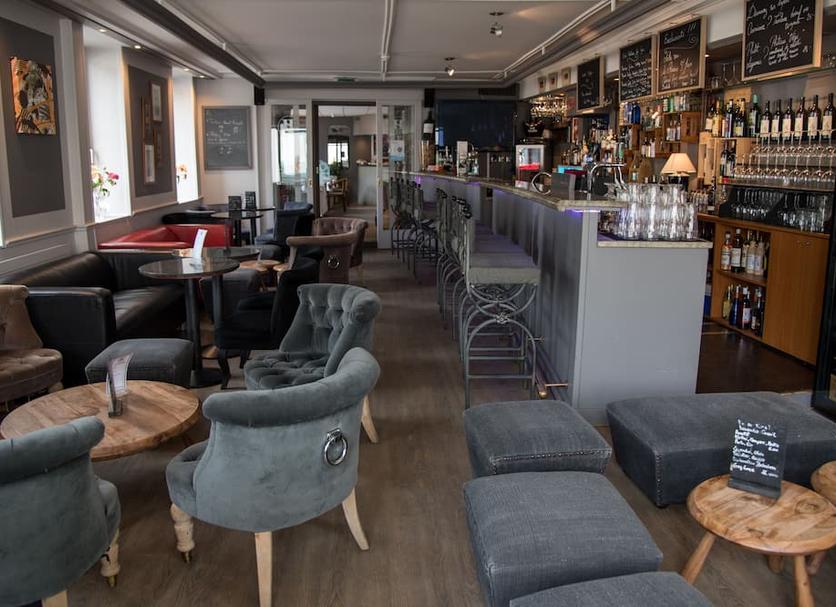 Bar Photo