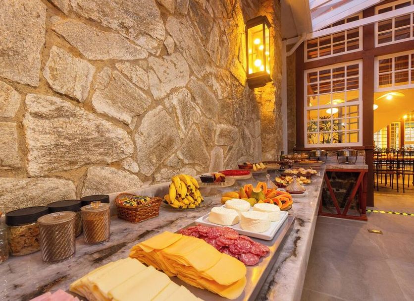 Buffet Photo