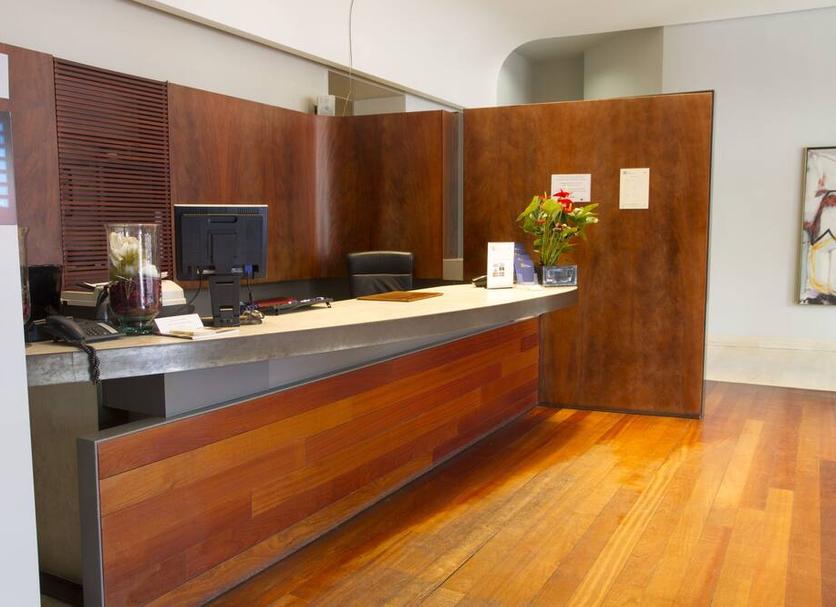 Front desk Photo