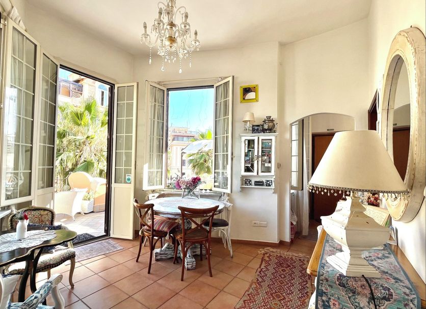 Dining room Photo
