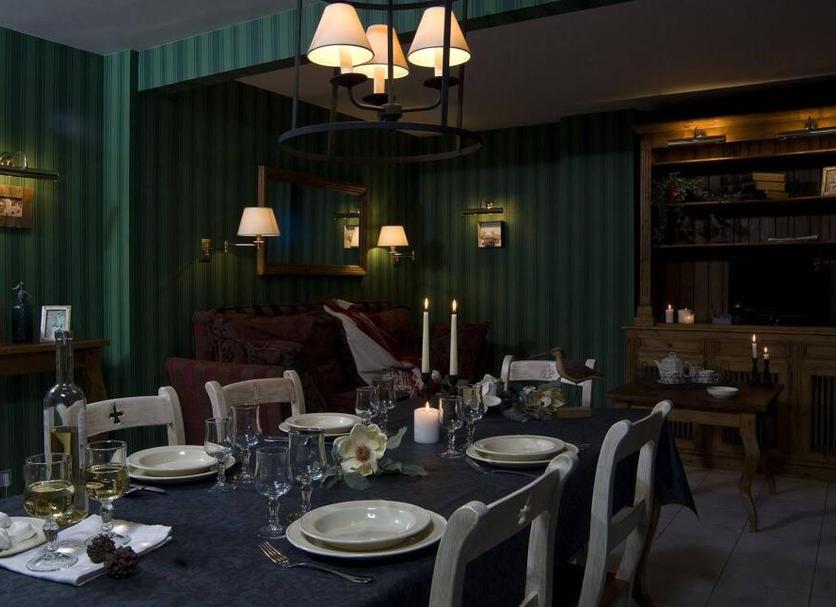 Dining room Photo