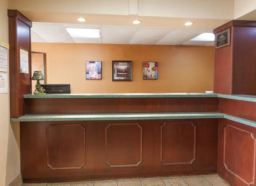 Front desk Photo