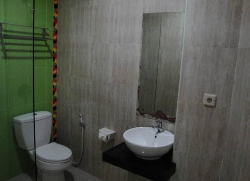 Bathroom Photo