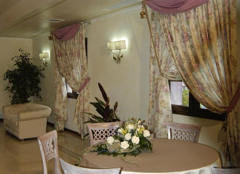 Dining room Photo