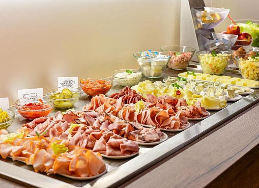 Buffet Photo