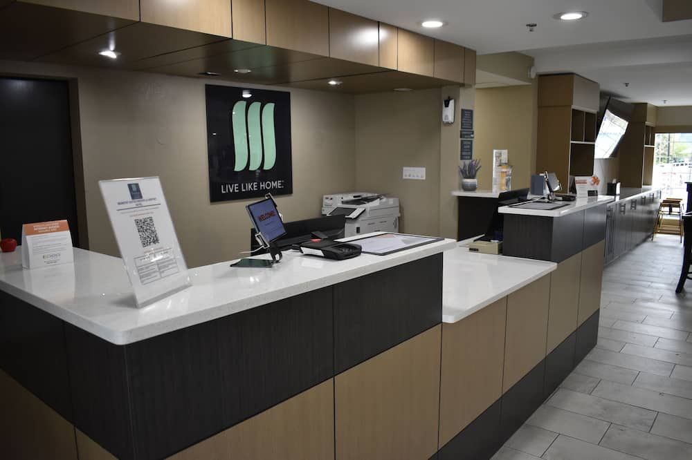 Front desk Photo