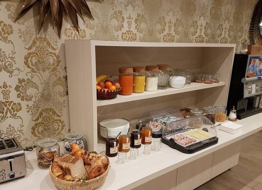 Buffet Photo