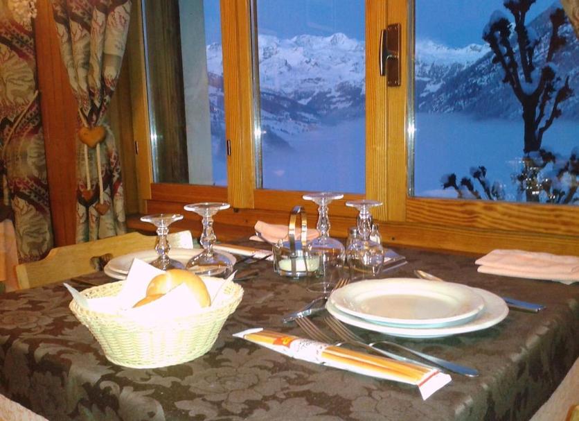 Dining room Photo