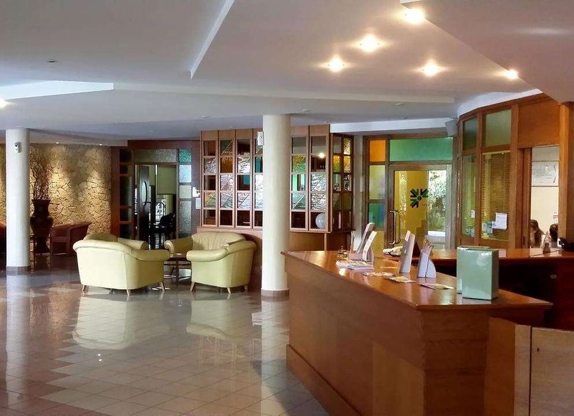 Front desk Photo