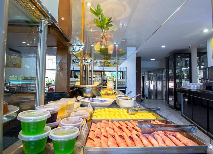 Buffet Photo