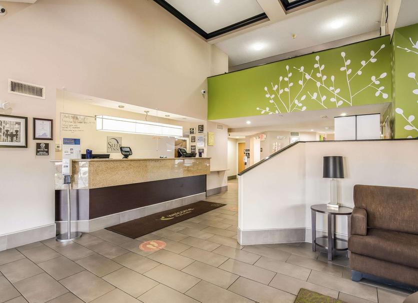Front desk Photo