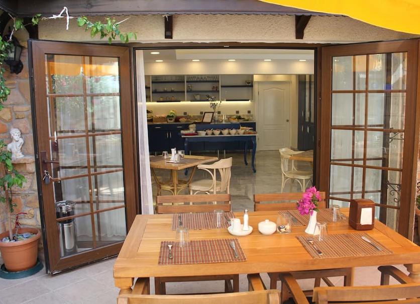 Dining room Photo