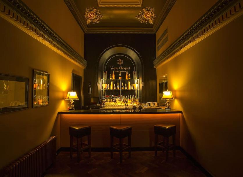 Bar Photo