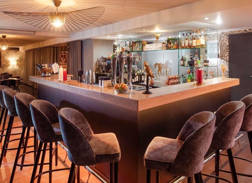 Bar Photo