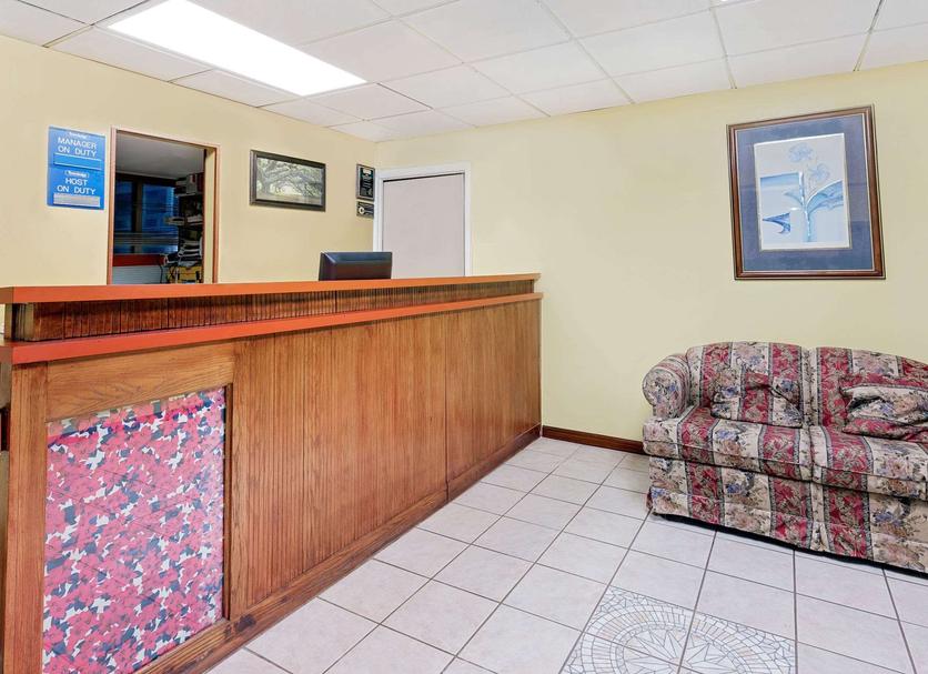 Front desk Photo