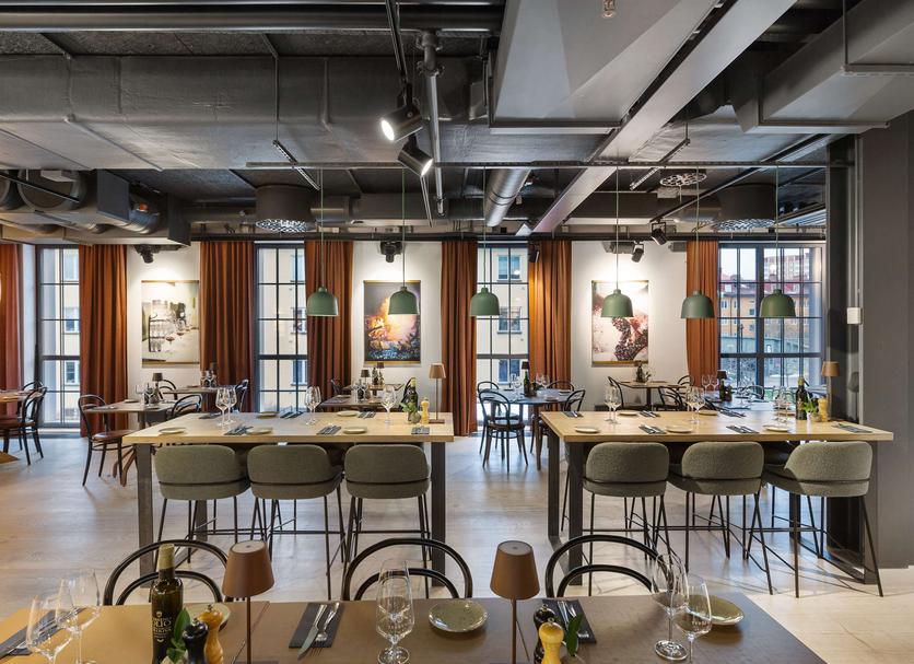 Restaurant Photo