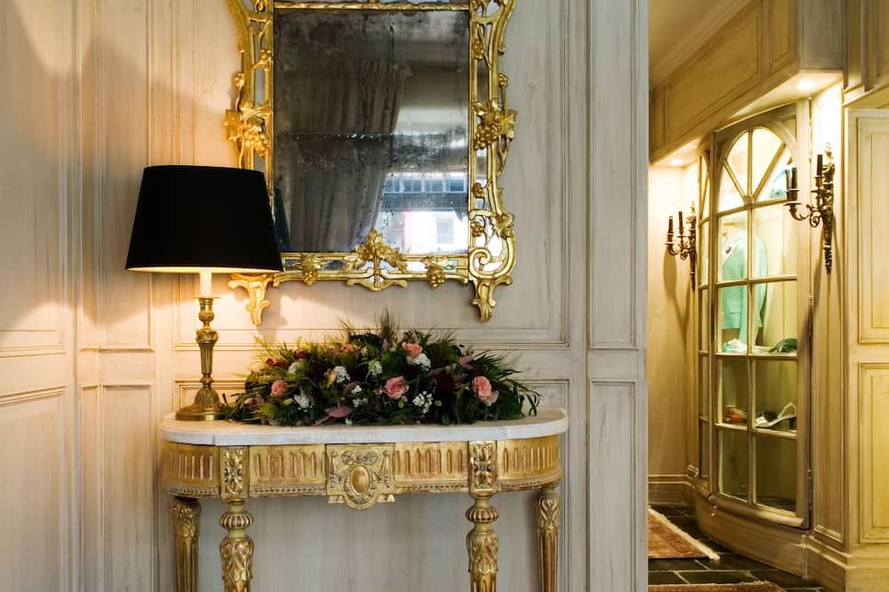 Room amenity