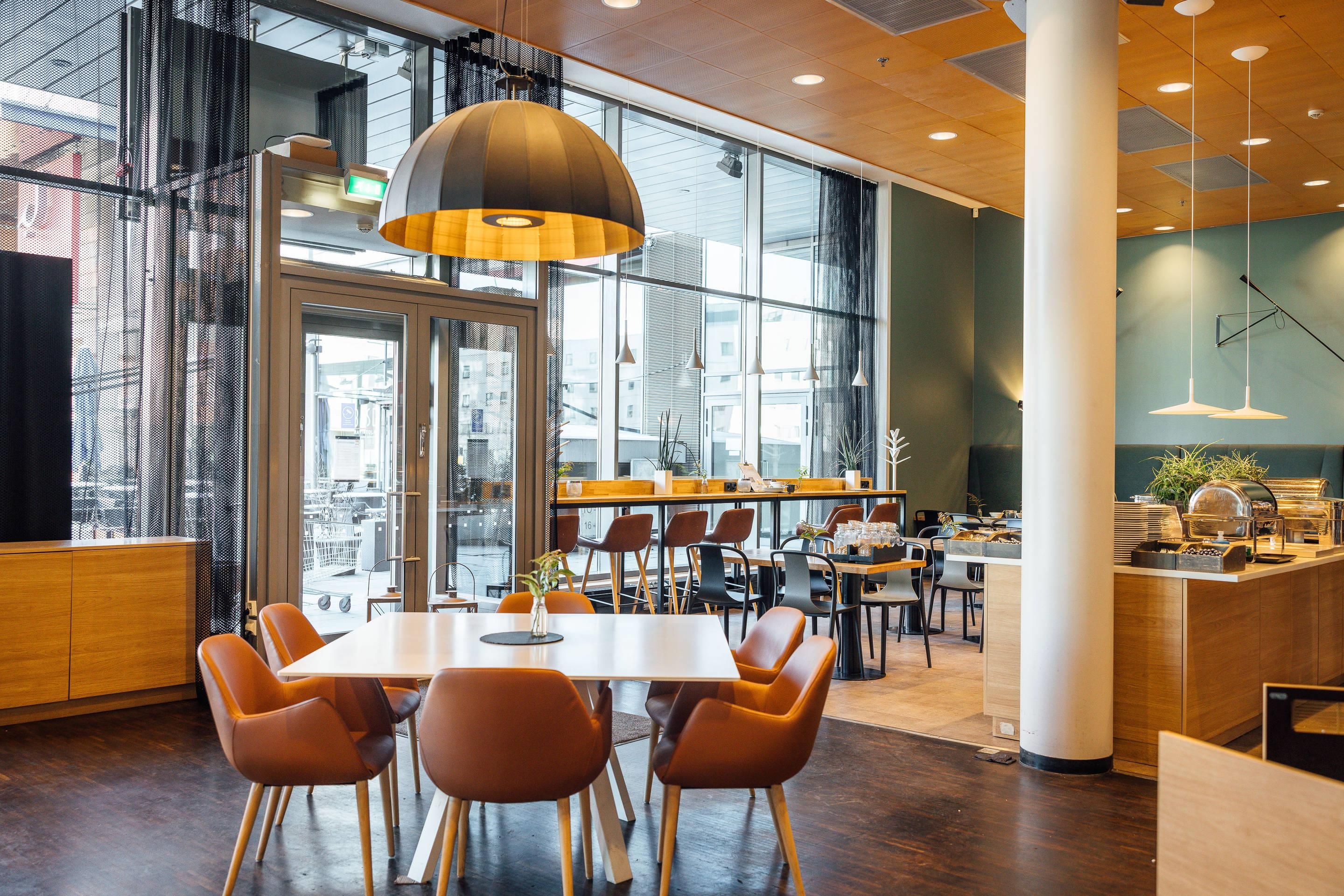 Restaurant Photo