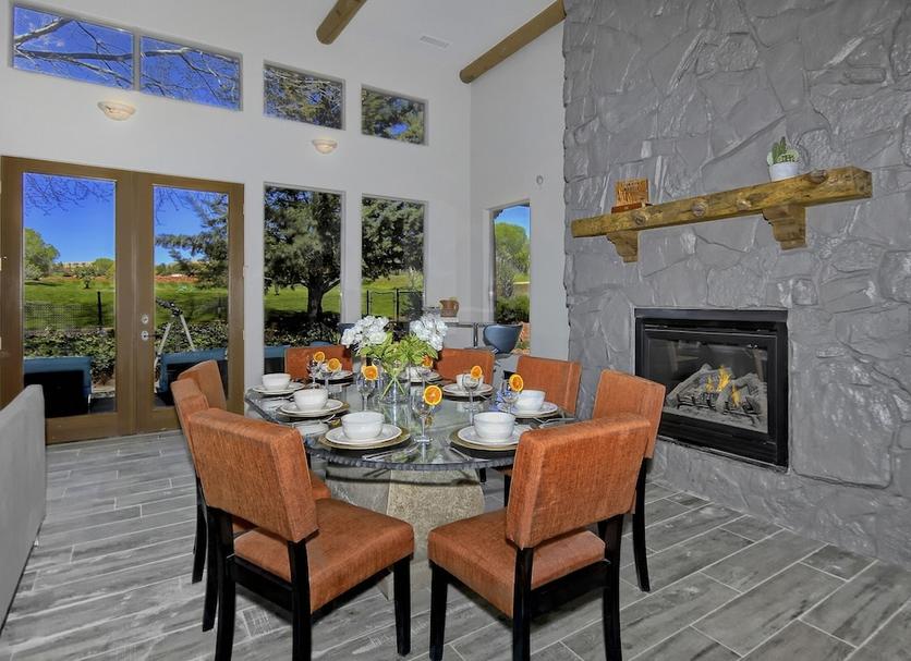 Dining room Photo