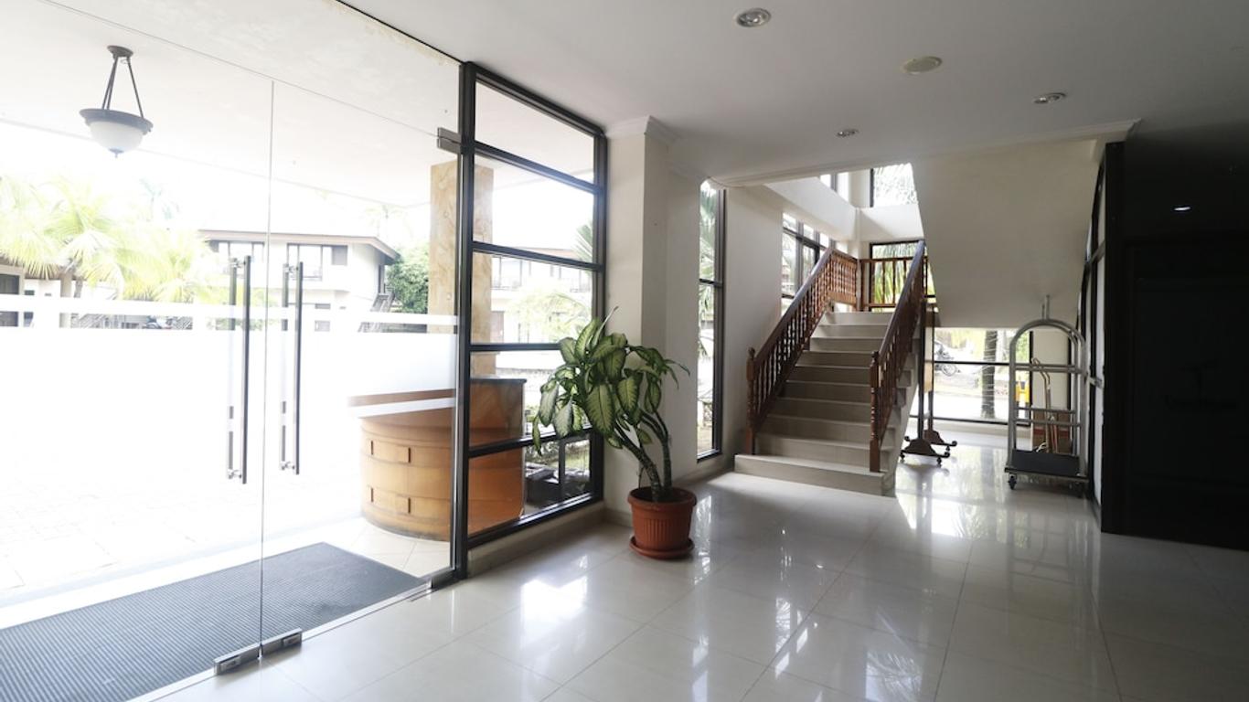 RedDoorz Premium @ Bukit Damai Indah