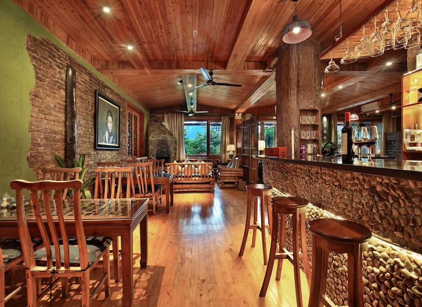 Bar Photo