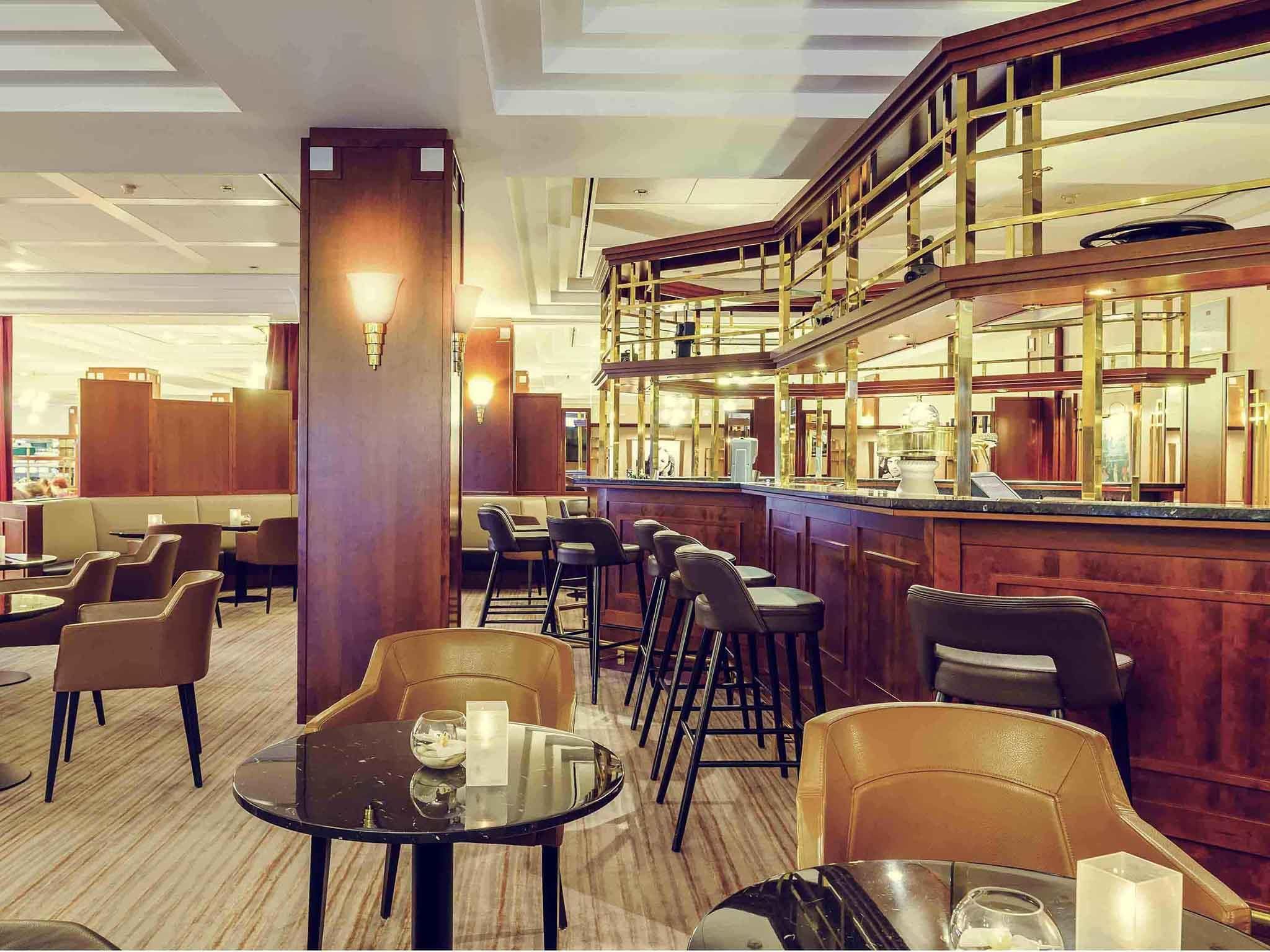 Bar Photo