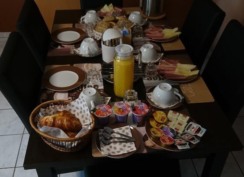 Buffet Photo
