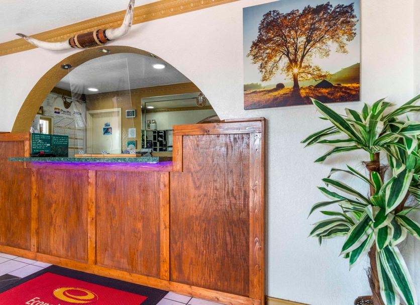 Front desk Photo