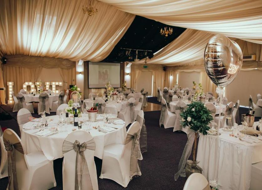 Banquet hall Photo