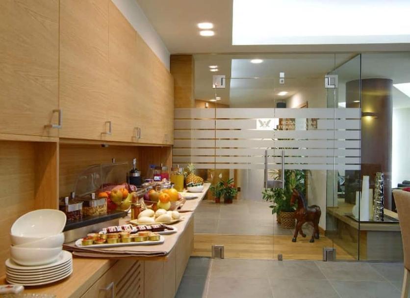 Buffet Photo