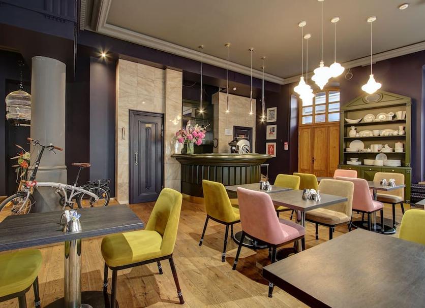 Restaurant Photo
